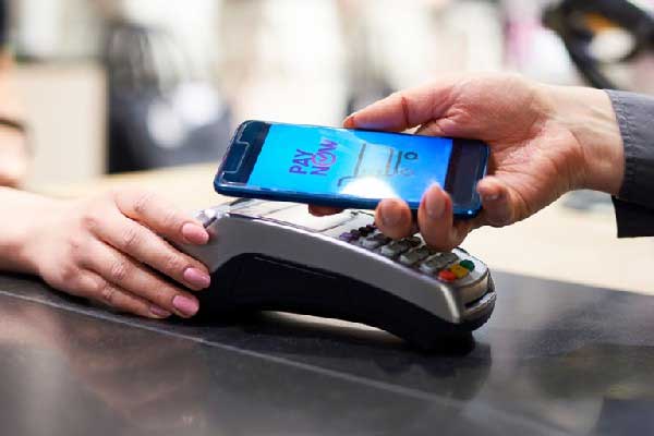 受拉布布需求担忧拖累 泡泡玛特股价重挫